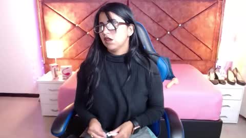 alisha_gamskar13 online show from 04-10-26, 01:27