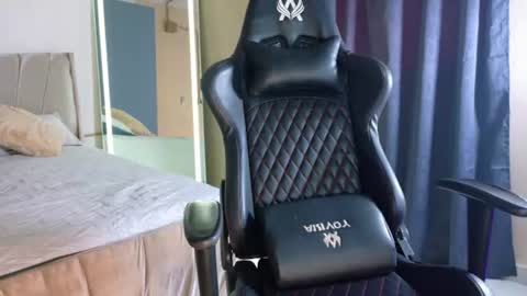Alisha online show from 06-20-26, 12:19