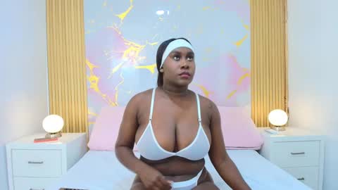 Snapshot of alishadixon chatting on 09-18-25, 01:02 Alisha online show from 09-18-25, 01:02