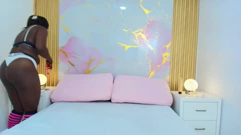 Snapshot of alishadixon chatting on 09-21-25, 12:29 Alisha online show from 09-21-25, 12:29