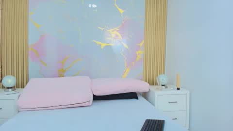 Snapshot of alishadixon chatting on 09-23-25, 12:19 Alisha online show from 09-23-25, 12:19