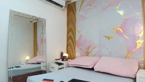 Snapshot of alishadixon chatting on 10-30-25, 11:44 Alisha online show from 10-30-25, 11:44