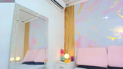 Snapshot of alishadixon chatting on 11-04-25, 12:04 Alisha online show from 11-04-25, 12:04