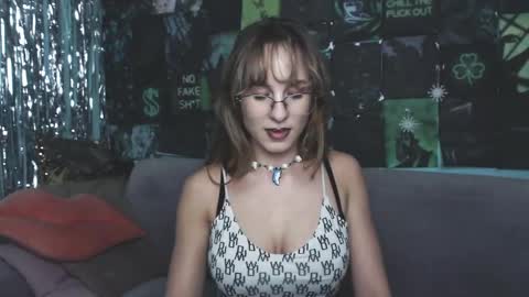 alishakelly online show from 11-15-25, 02:13