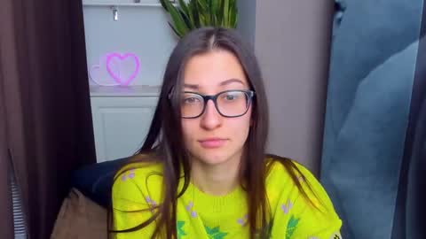 Snapshot of alishamurray chatting on 12-12-24, 02:11 Alina online show from 12-12-24, 02:11