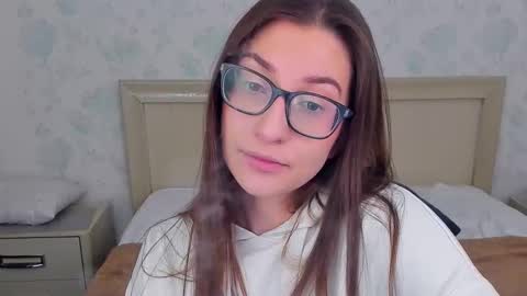 Snapshot of alishamurray chatting on 12-20-24, 07:28 Alina online show from 12-20-24, 07:28