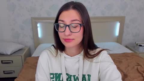 Snapshot of alishamurray chatting on 12-20-24, 10:43 Alina online show from 12-20-24, 10:43