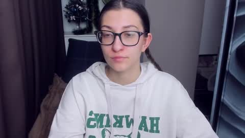 Snapshot of alishamurray chatting on 12-29-24, 07:53 Alina online show from 12-29-24, 07:53