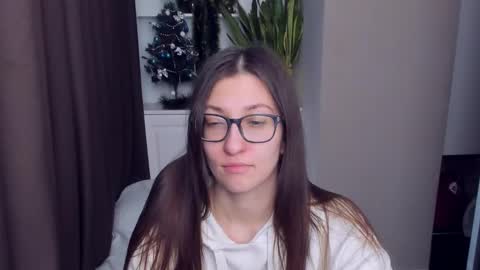 Snapshot of alishamurray chatting on 12-29-24, 10:57 Alina online show from 12-29-24, 10:57