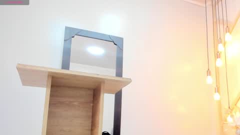 Snapshot of alishapalmer chatting on 12-21-24, 04:03 online show from 12-21-24, 04:03
