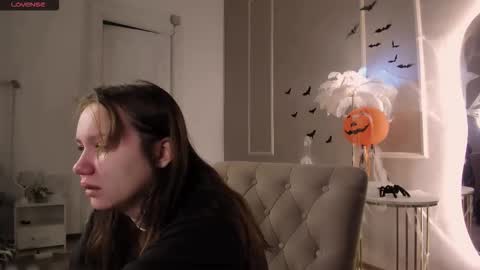 Alisia online show from 10-23-25, 05:51