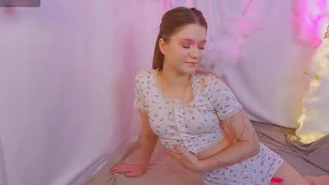 Alisia online show from 10-18-25, 04:30