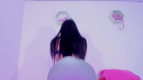 Alisia online show from 12-19-24, 07:29