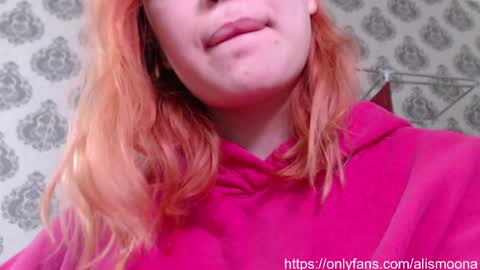 Snapshot of alismoona chatting on 03-17-26, 08:39 Alisa online show from 03-17-26, 08:39