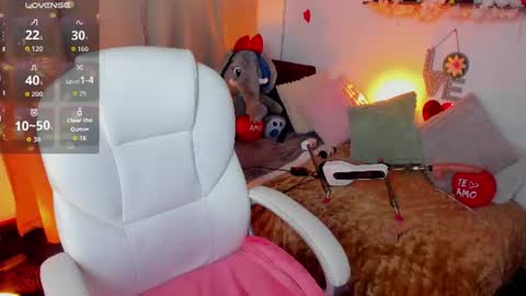 Snapshot of alison_fire12 chatting on 06-18-26, 05:19 online show from 06-18-26, 05:19