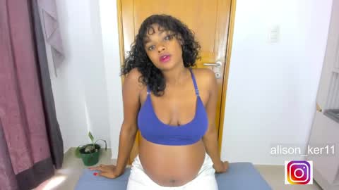 Snapshot of alison_ker chatting on 04-01-26, 01:41 Sofias house online show from 04-01-26, 01:41