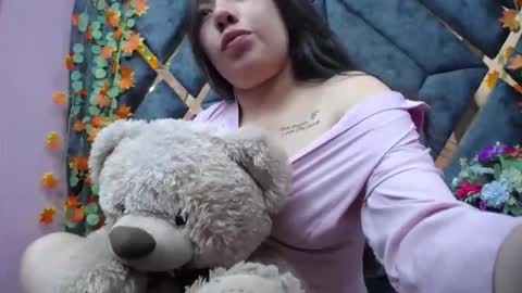 Alison Meiker online show from 12-23-25, 01:25