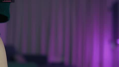 Alison  online show from 10-09-25, 09:29