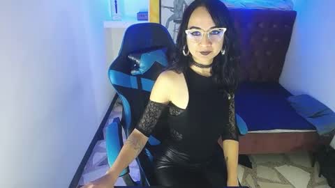 Snapshot of alison_moon7 chatting on 09-15-25, 01:22 ALISON MOON online show from 09-15-25, 01:22