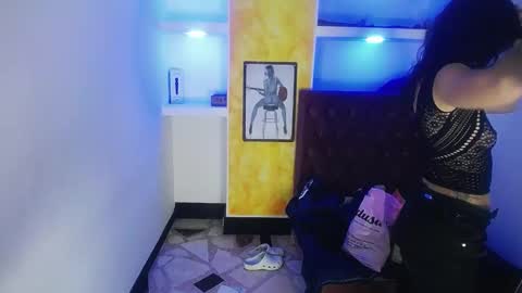 Snapshot of alison_moon7 chatting on 09-27-25, 11:48 ALISON MOON online show from 09-27-25, 11:48