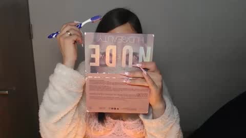 Snapshot of alison_squirts chatting on 01-10-26, 07:04 alison_squirts online show from 01-10-26, 07:04