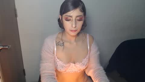 Snapshot of alison_squirts chatting on 02-19-26, 06:04 alison_squirts online show from 02-19-26, 06:04