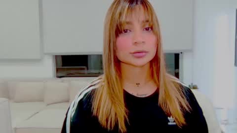 Snapshot of alisondiaz_ chatting on 01-02-25, 11:38 Alison diaz online show from 01-02-25, 11:38