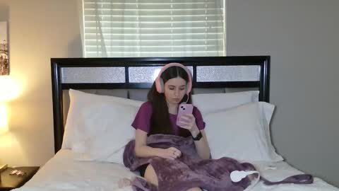 Alison Fields online show from 03-26-26, 08:36