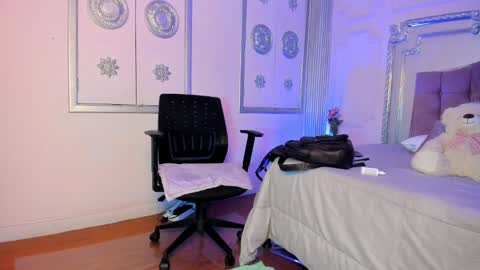 Alison Fishert online show from 12-31-24, 11:42
