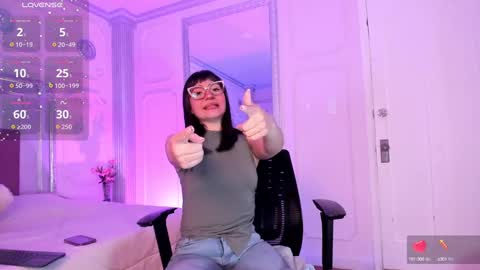 Snapshot of alisonfishert chatting on 10-06-25, 01:08 Alison Fishert online show from 10-06-25, 01:08