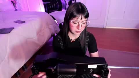 Snapshot of alisonfishert chatting on 10-09-25, 12:47 Alison Fishert online show from 10-09-25, 12:47