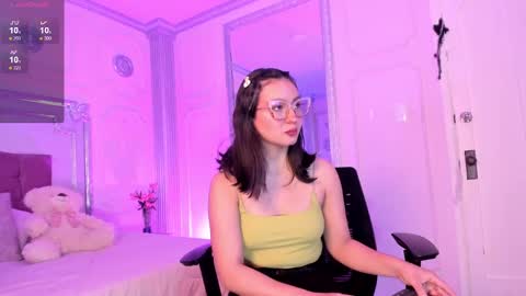 Snapshot of alisonfishert chatting on 10-17-25, 01:03 Alison Fishert online show from 10-17-25, 01:03