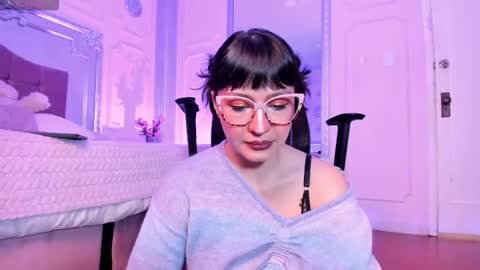 Snapshot of alisonfishert chatting on 11-05-25, 01:00 Alison Fishert online show from 11-05-25, 01:00