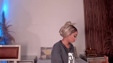 Alison Moon  online show from 01-18-25, 10:17