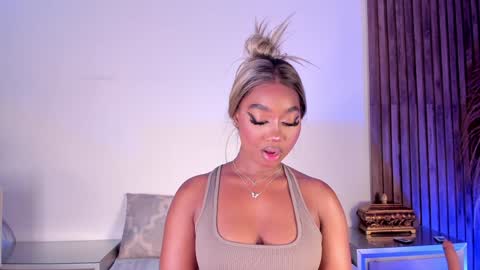 Alison Moon  online show from 01-21-25, 10:19