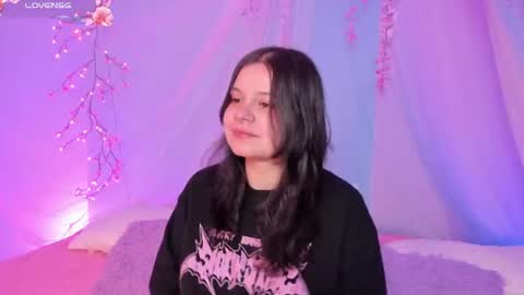Mia online show from 07-14-26, 05:01