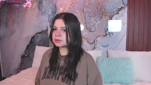 Mia online show from 08-01-26, 03:06