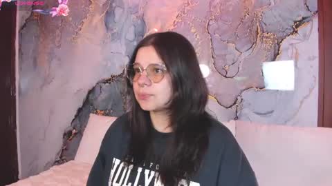 Mia online show from 08-06-26, 02:57