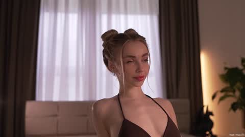 Snapshot of alissa_wxw chatting on 11-05-25, 07:52 Alissa online show from 11-05-25, 07:52