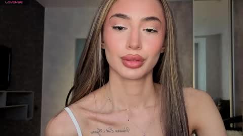Alissa online show from 05-03-26, 01:17