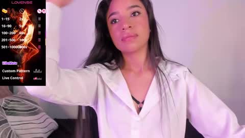 Snapshot of alissarose_1 chatting on 03-26-26, 01:33 alissarose_1 online show from 03-26-26, 01:33