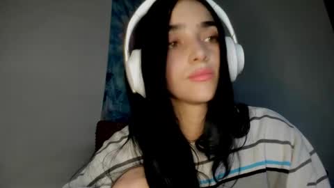 Alisson369  online show from 05-04-26, 10:00