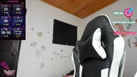 Snapshot of alisson_hoffman05 chatting on 10-24-25, 01:51 Alisson hoffman05 online show from 10-24-25, 01:51