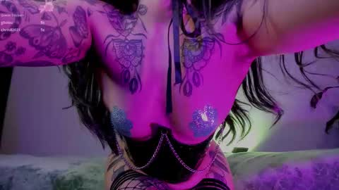 Snapshot of alisson_rocker chatting on 03-22-26, 02:59 online show from 03-22-26, 02:59