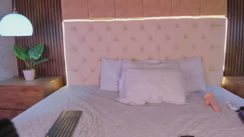 alison online show from 10-22-25, 01:33