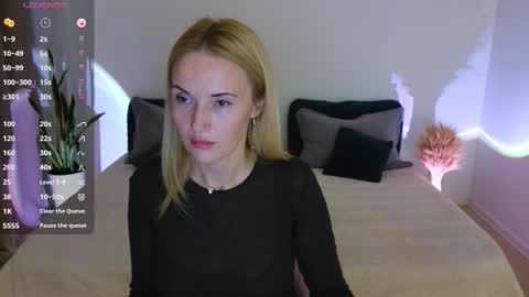 Snapshot of alisssarose chatting on 10-18-25, 08:42 alisssarose online show from 10-18-25, 08:42