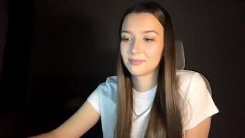 Annie online show from 11-27-25, 01:02