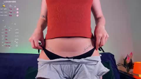 Snapshot of alivialovely chatting on 10-07-25, 09:28 Alivia online show from 10-07-25, 09:28