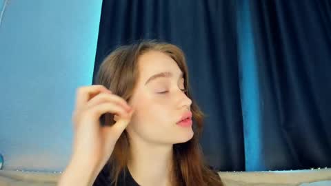 Alivia online show from 05-12-26, 08:44
