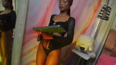 Snapshot of alix_noa chatting on 10-25-25, 07:41 alix noa online show from 10-25-25, 07:41